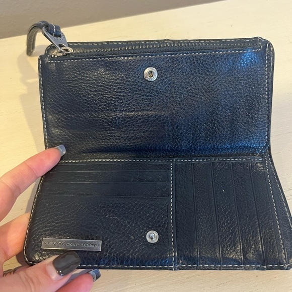 Marc by Marc Jacobs Bi Fold Leather Wallet - Picture 12 of 12